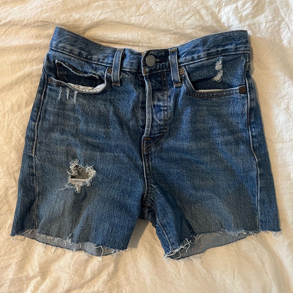 Levi’s High-Rise Wedgie Shorts